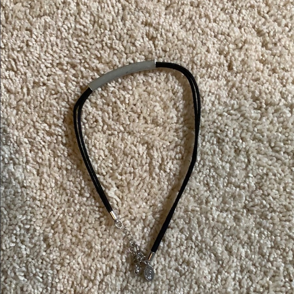 Chocker - Picture 1 of 2